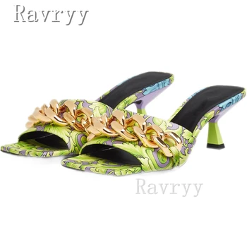  Летние женские тапочки с квадратным носком и цепочкой Модные странные сандалии на среднем каблуке Брендовые туфли для подиума Mujer